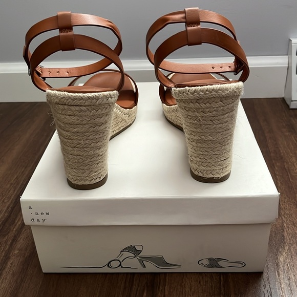 a new day | Tina Wedges Cognac and Jute Size 8.5 - Picture 6 of 9